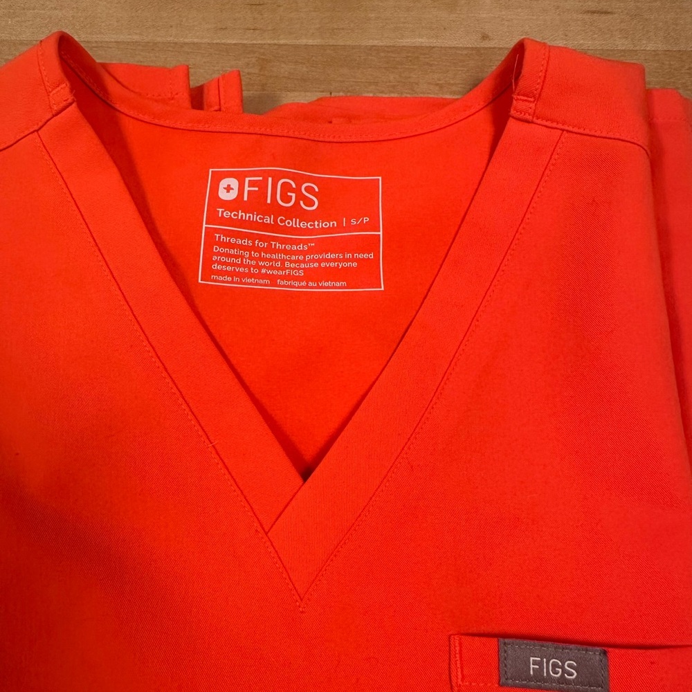 FIGS fireside SP caterina top, XSP Zamora joggers - Picture 3 of 6